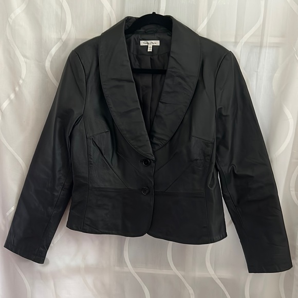 Yvonne Marie Jackets & Blazers - Yvonne Marie Fully Lined, Short, Vintage, Black Leather Jacket, Size Large